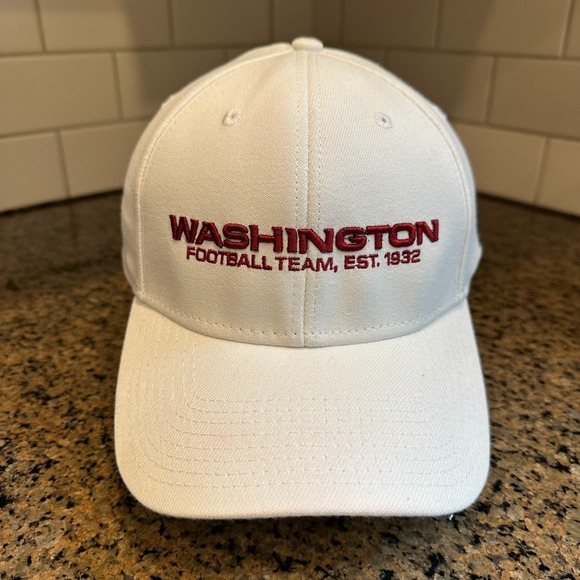 Washington Commanders Est 1932 NFL Football New Era 39Thirty Hat Cap Med/Large - Picture 1 of 9